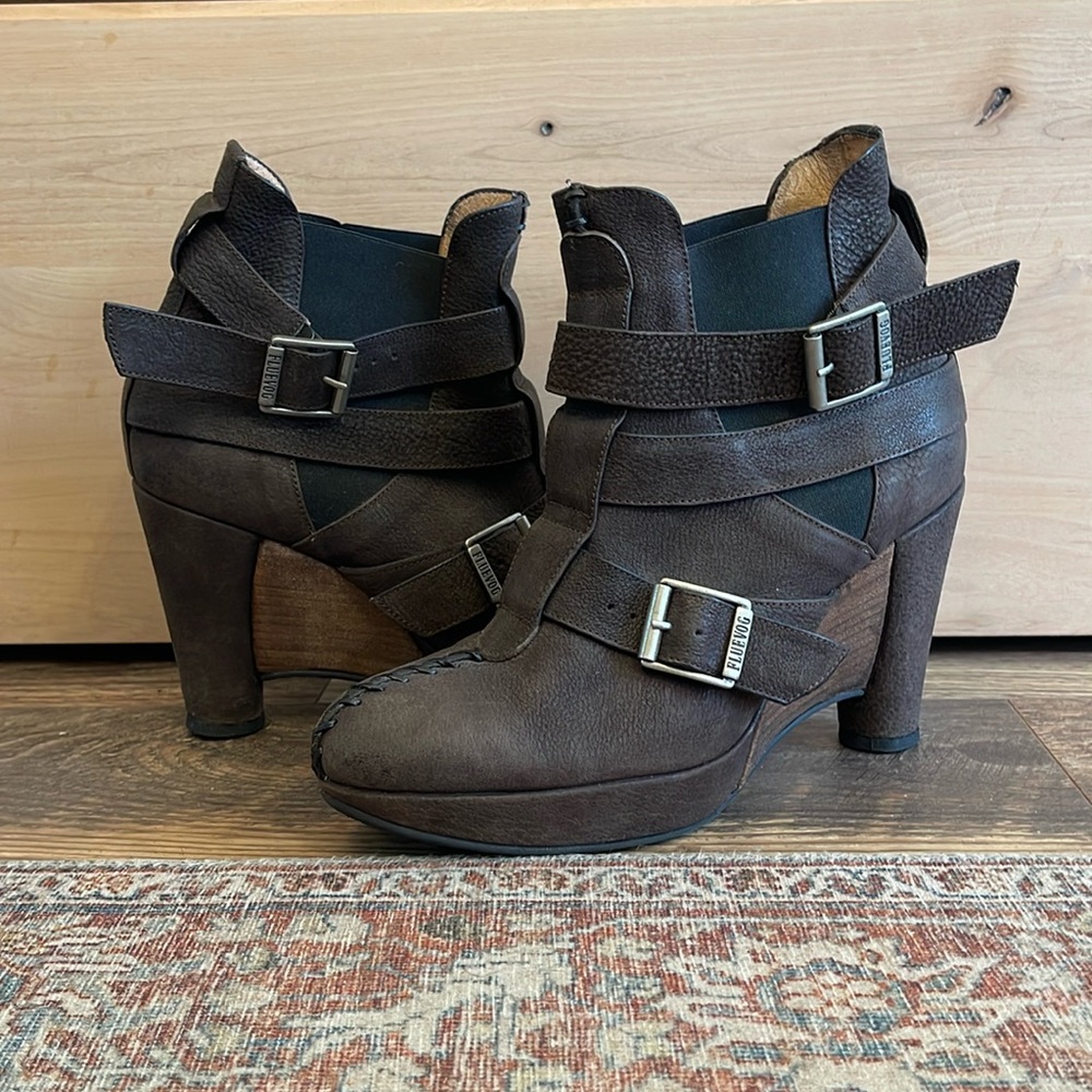 John Fluevog Shields dark brown suede wedge ankle boot size US10 womens